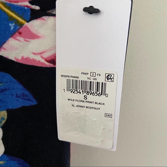 Guess Jenny Wild Floral Print V-Neck Bodysuit Size Small - Picture 11 of 13